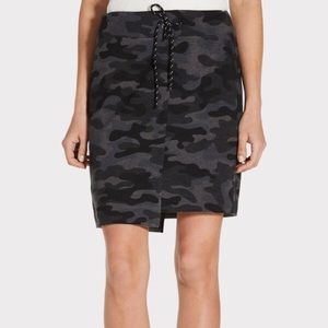 Sundry Camo Uneven Hem Skirt